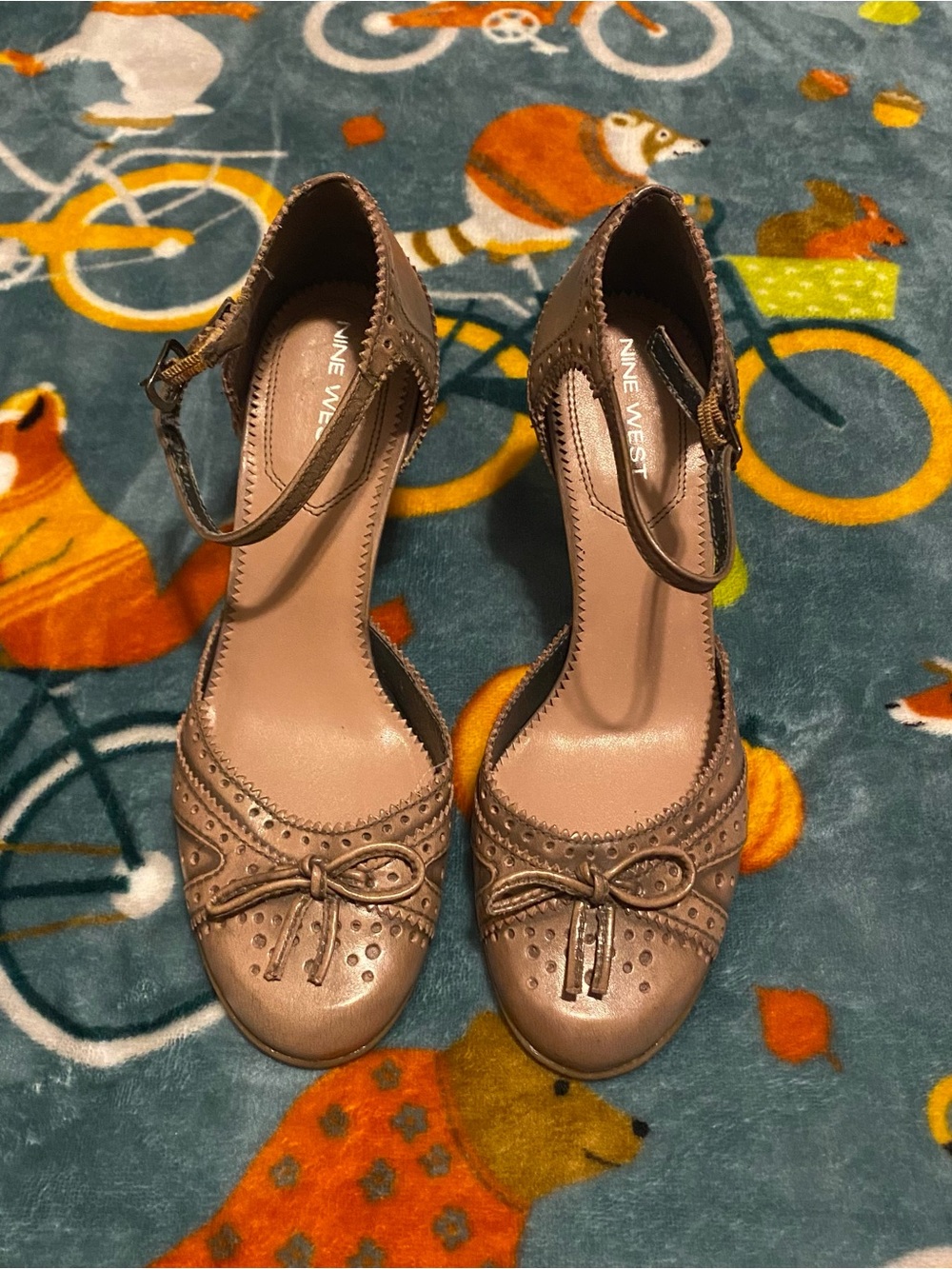 Beige Coquette Heels Brogue/Bow/Strap Details Nine West Women's 5M
